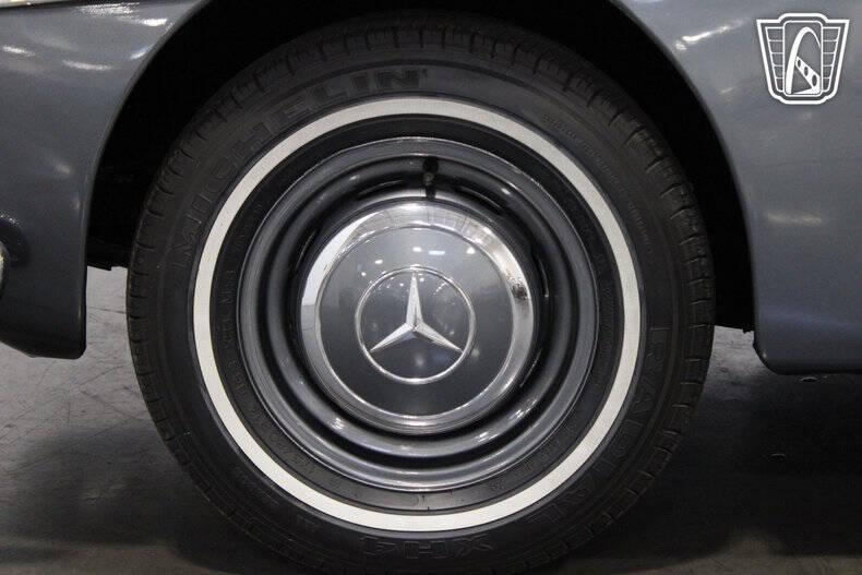 1961 Mercedes-Benz 190-Class