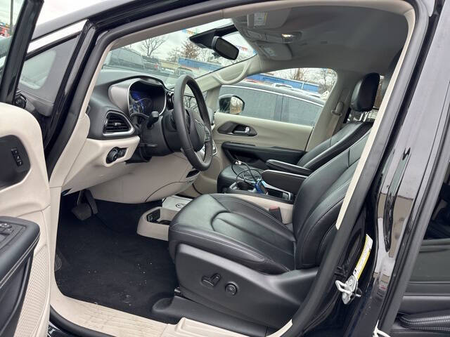 2024 Chrysler Pacifica Touring L