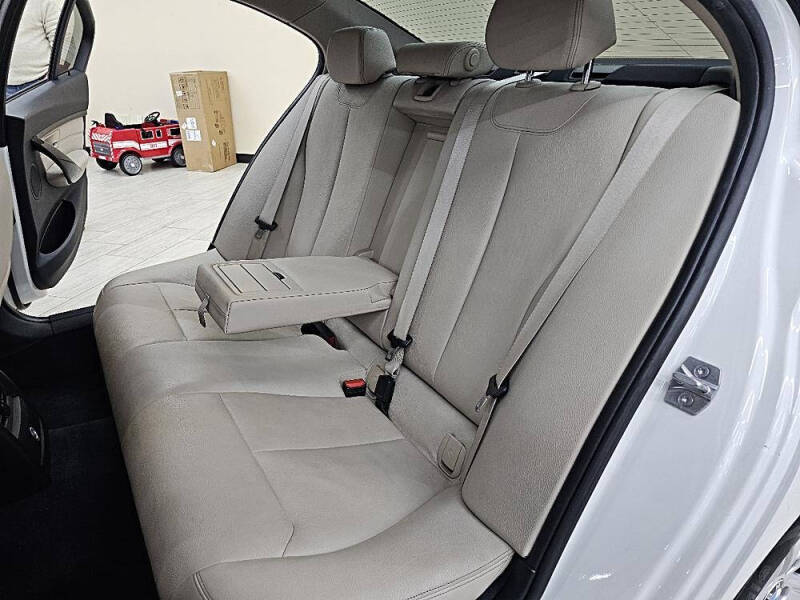 2015 BMW 3 Series 328i