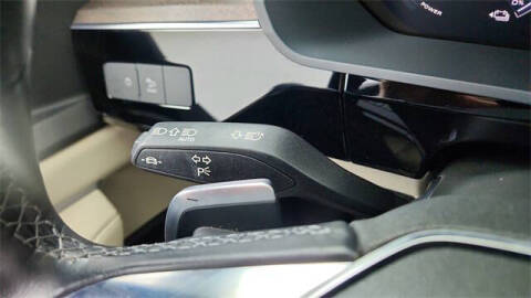 2022 Audi e-tron quattro Premium