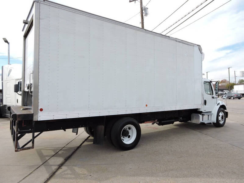 2017 Freightliner M2 106