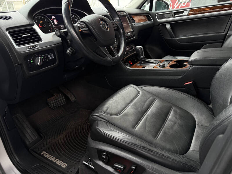 2012 Volkswagen Touareg TDI Lux