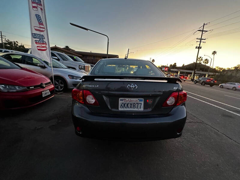 2010 Toyota Corolla LE photo 6