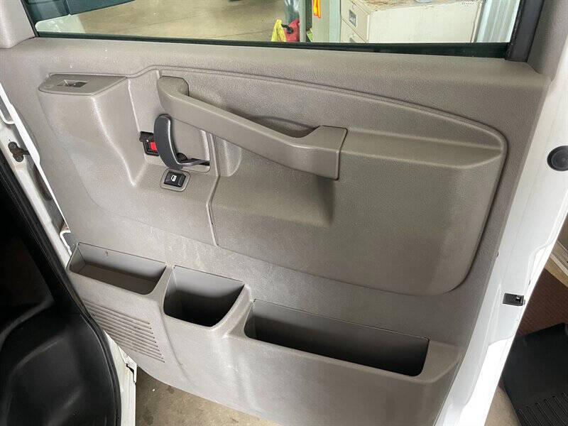 2023 GMC Savana 2500