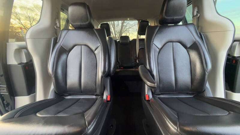 2022 Chrysler Pacifica Hybrid Touring L