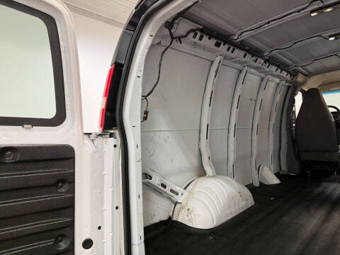 2017 GMC Savana 2500