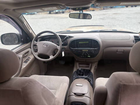 2004 Toyota Sequoia SR5