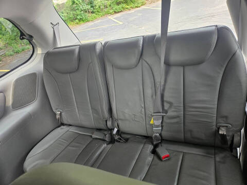 2007 Hyundai Entourage Limited