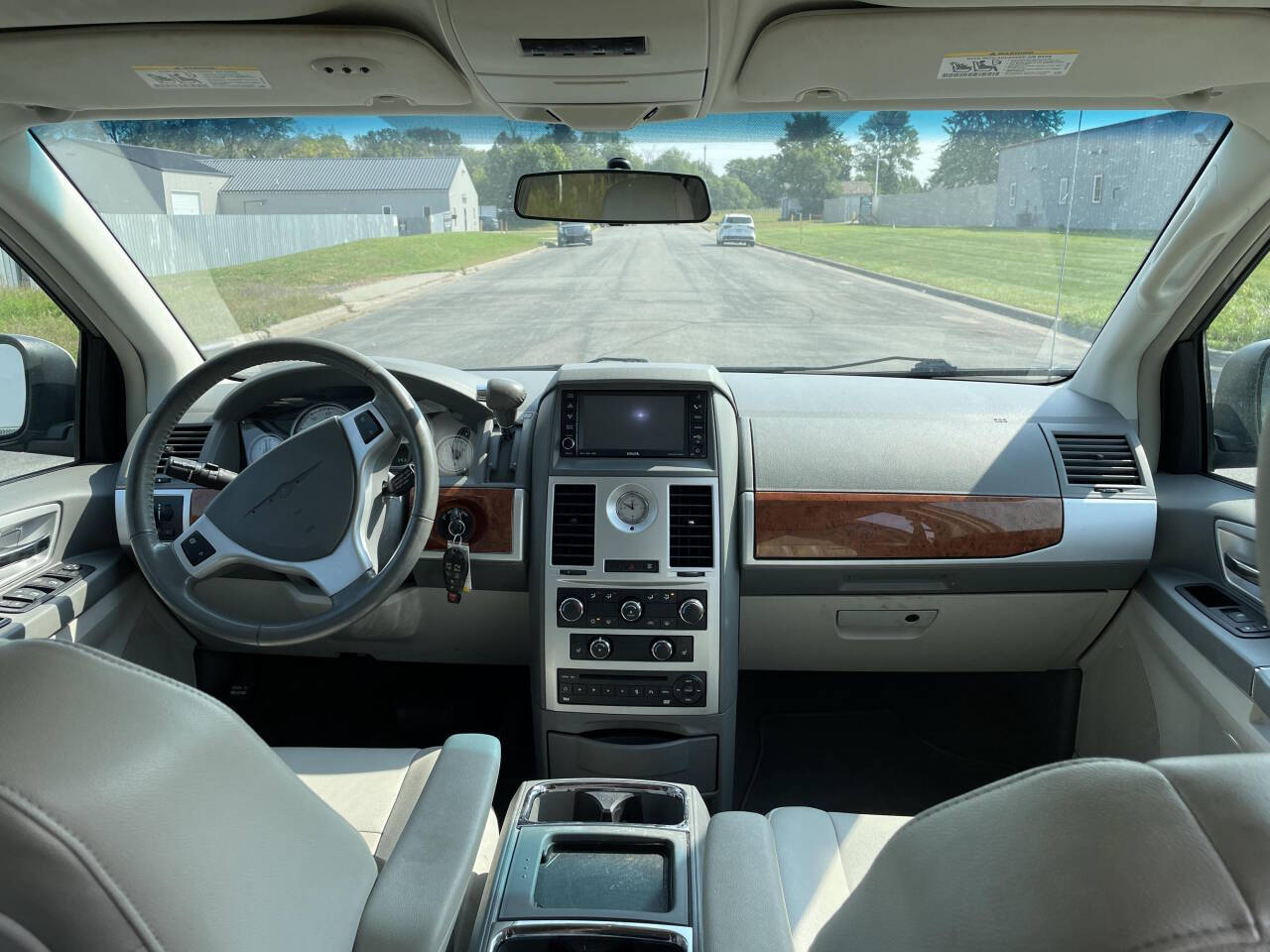 2009 Chrysler Town and Country for sale at Twin Cities Auctions in Elk River, MN