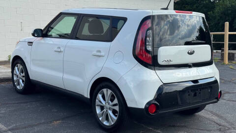 2016 Kia Soul +