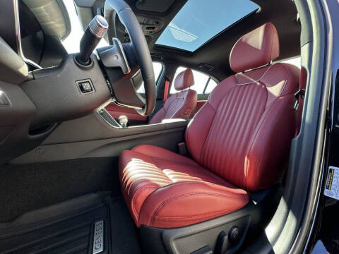 2025 Genesis G70