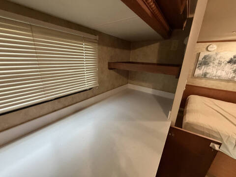2009 Damon Challenger 376