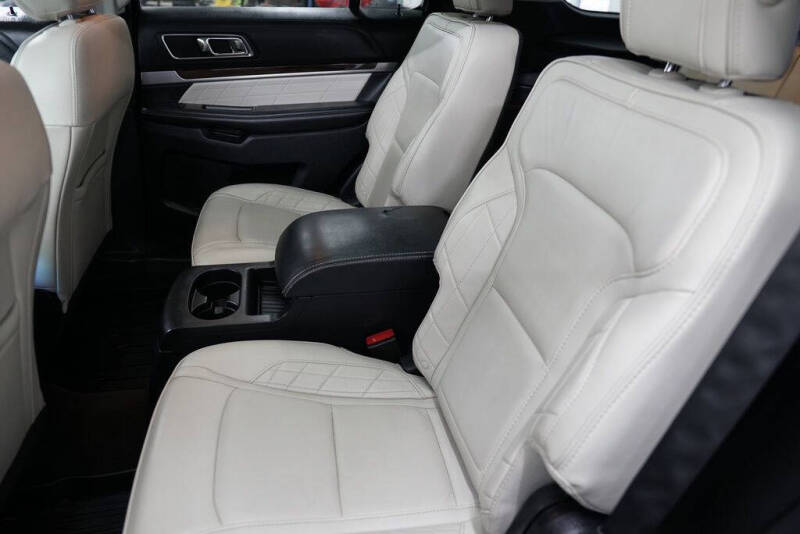 2017 Ford Explorer Platinum