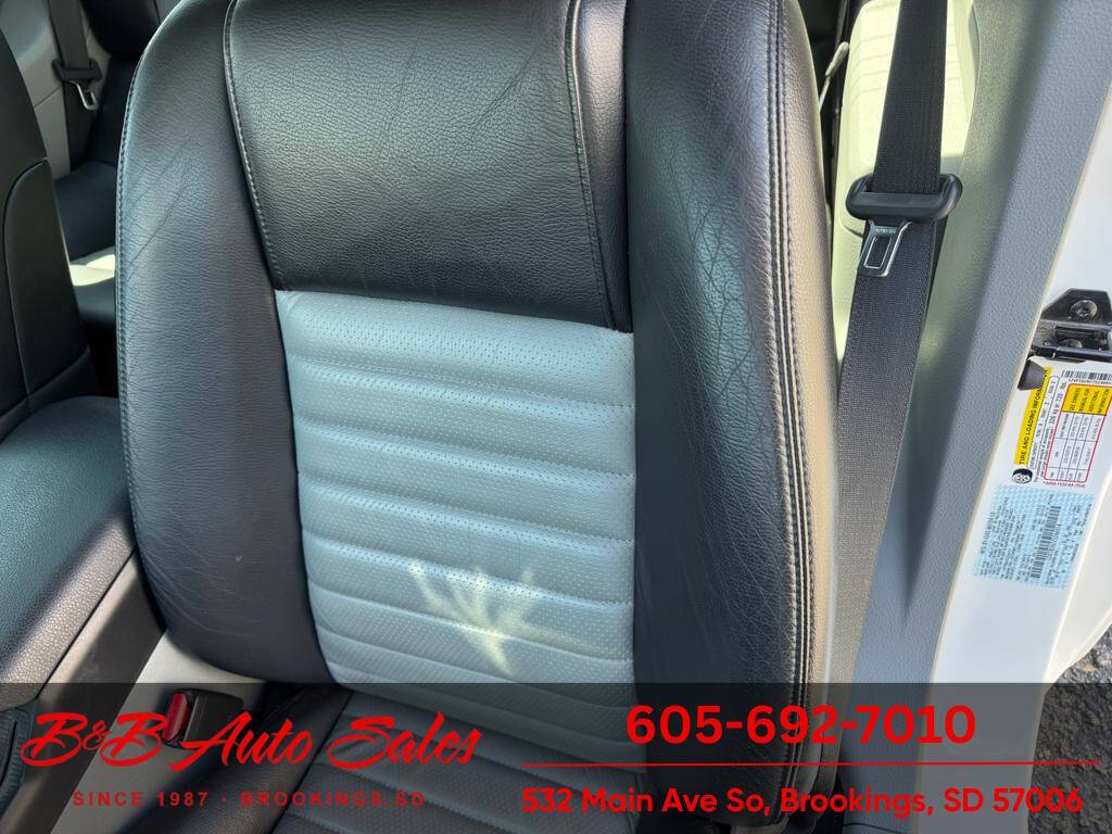 2007 Ford Mustang 23