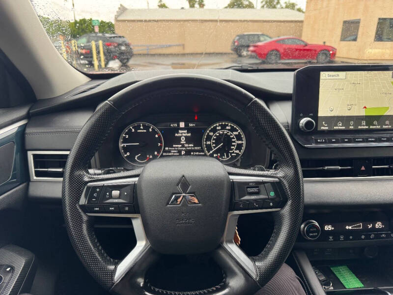 2022 Mitsubishi Outlander SE