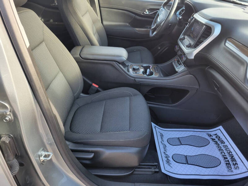 2023 GMC Acadia SLE