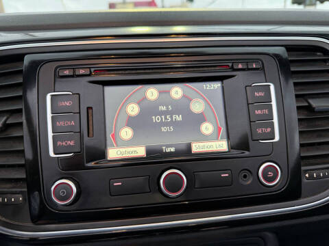 2013 Volkswagen Beetle Convertible 2.5L 50s Edition