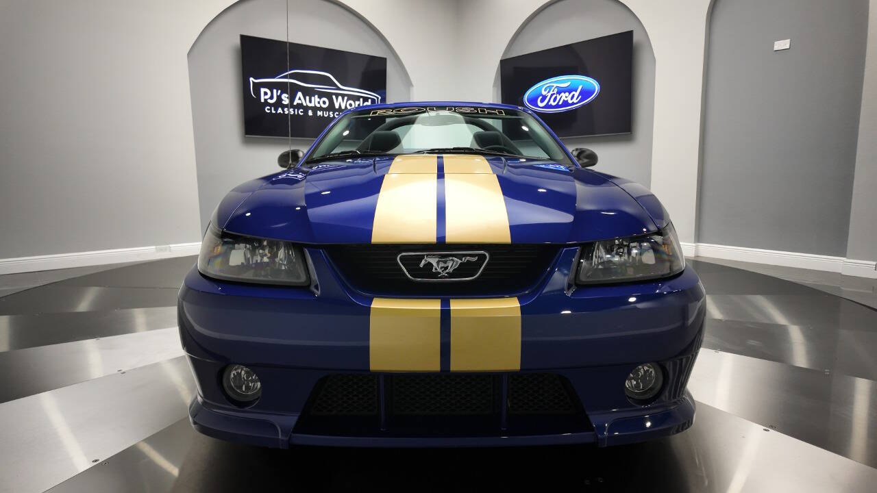 2004 Ford Mustang 9