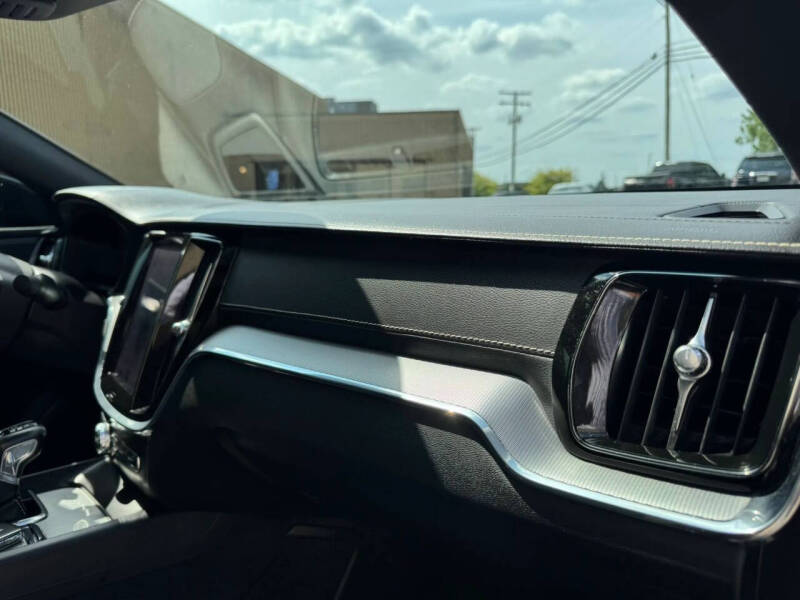2020 Volvo S60 T5 R-Design