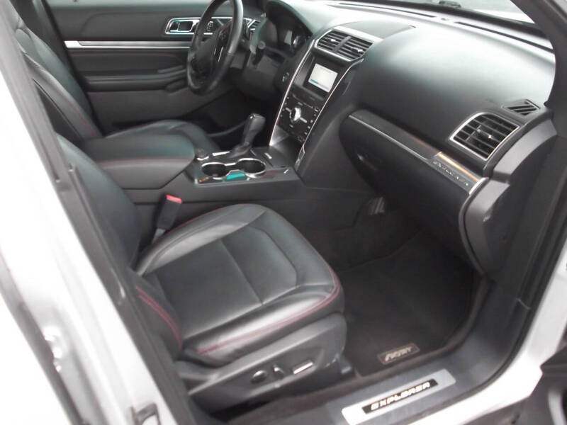 2017 Ford Explorer Sport