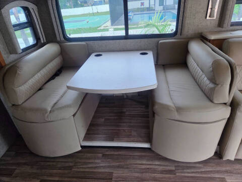 2017 Thor Motor Coach MIRAMAR 35.2