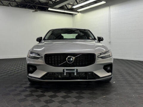 2024 Volvo S60 B5 Plus Dark Theme