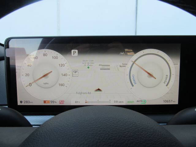 2024 Genesis GV60 Standard