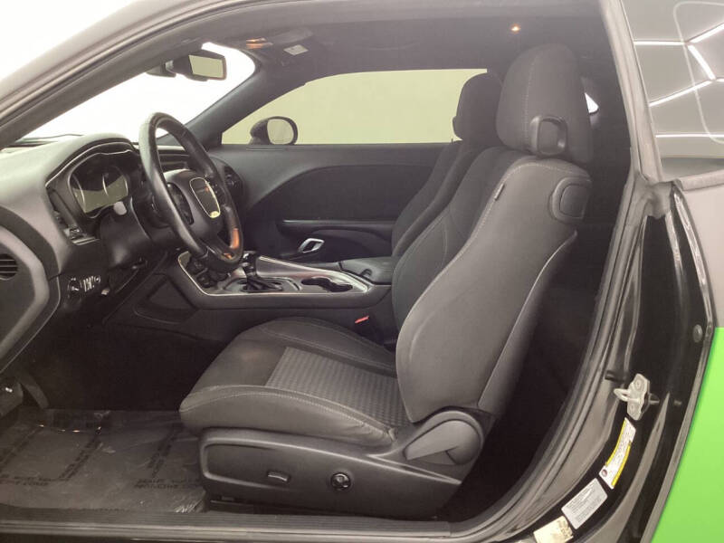 2017 Dodge Challenger SXT