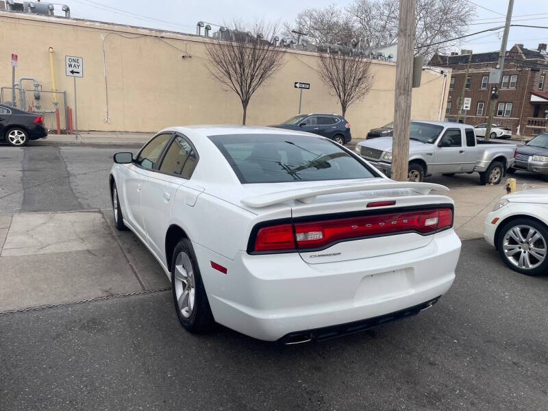 2011 Dodge Charger SE