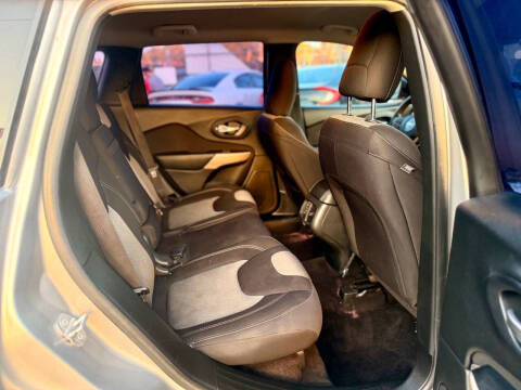 2017 Jeep Cherokee Sport