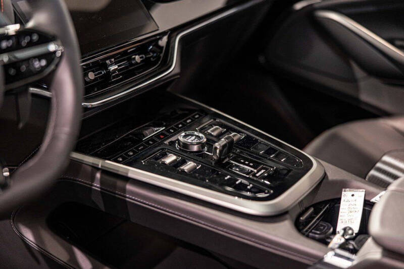 2026 Aston Martin DBX 707