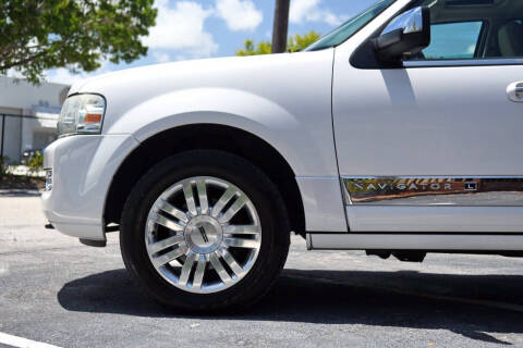 2014 Lincoln Navigator L