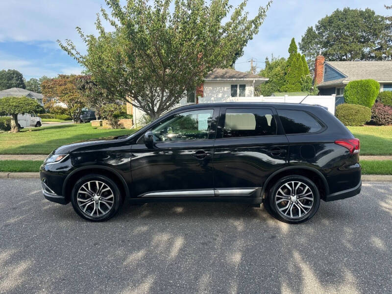 2016 Mitsubishi Outlander ES