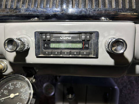 1947 Ford Super Deluxe