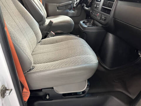 2022 Chevrolet Express 3500