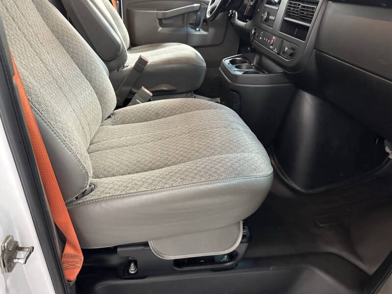 2022 Chevrolet Express 3500