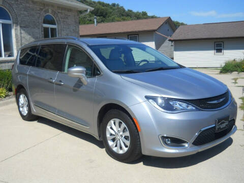 2019 Chrysler Pacifica for sale at C.J. Lensing Motors Inc in Decorah IA