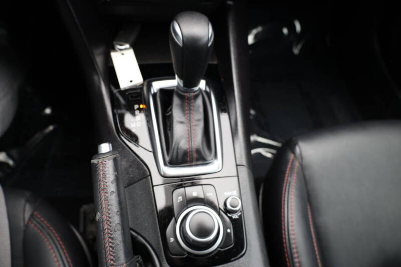 2016 Mazda MAZDA3 i Grand Touring