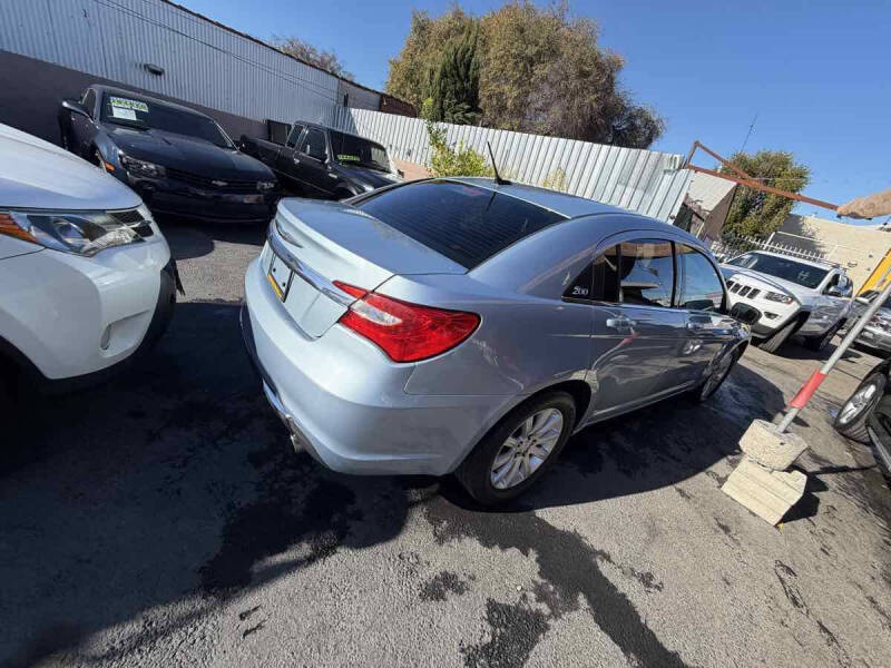 2013 Chrysler 200 Touring