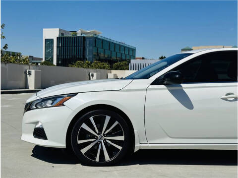 2022 Nissan Altima 2.5 SR