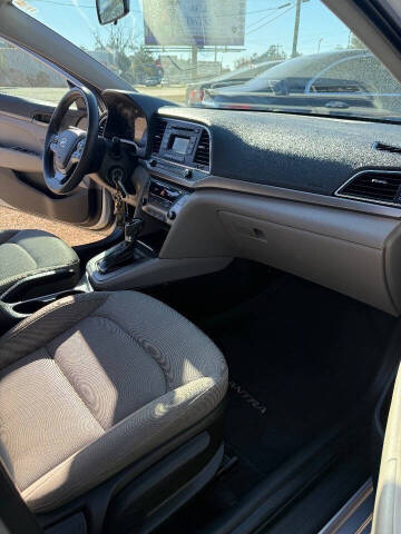 2018 Hyundai Elantra SE