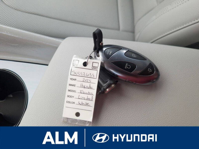 2025 Hyundai Elantra Limited