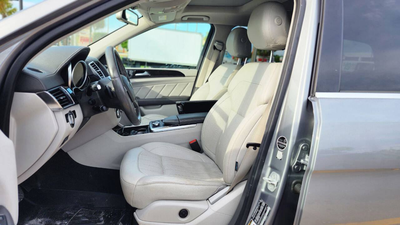 2016 MERCEDES-BENZ GL-Class SUV / Crossover - $17,990