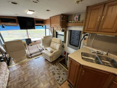 2000 Winnebago Adventurer