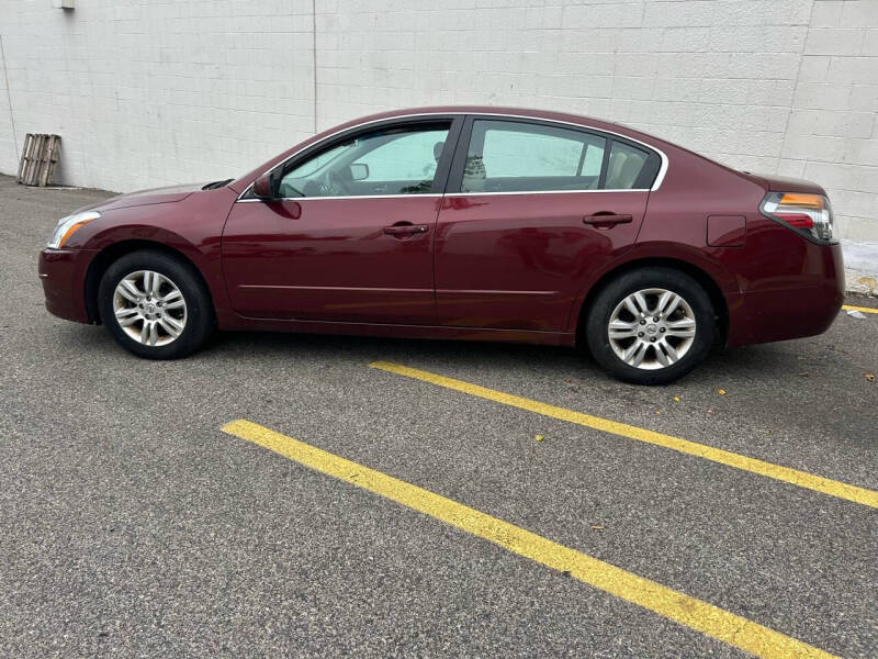 2011 Nissan Altima S photo 3