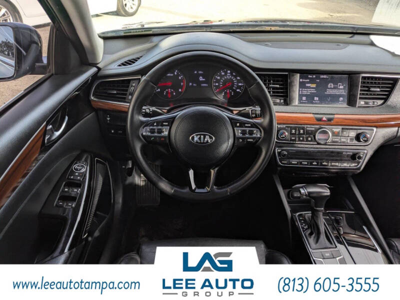 2017 Kia Cadenza Premium