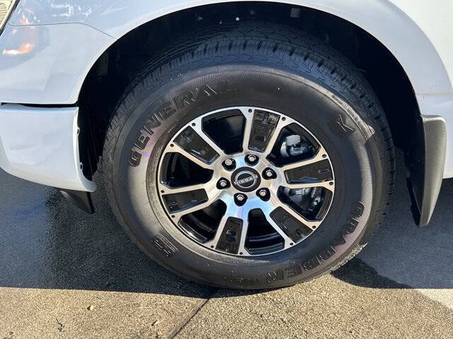 2024 Nissan Titan SV