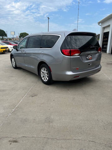 2017 Chrysler Pacifica LX