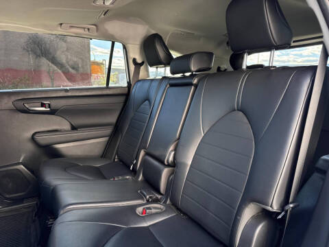 2023 Toyota Highlander Hybrid XLE