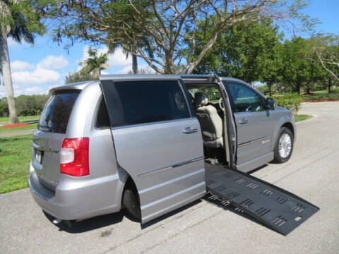 2013 Chrysler Town and Country Limited